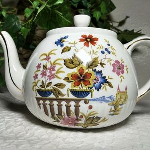 ELLGREAVE Vintage Ironstone Teapot